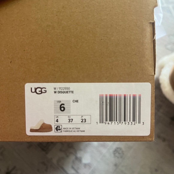 Brand new Uggs Disquette size 6 chestnut. - Picture 5 of 5